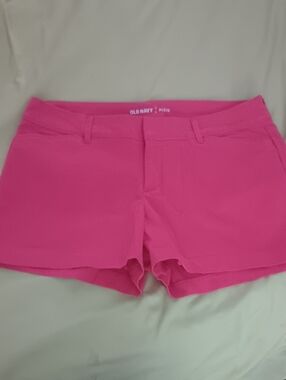 Old Navy Hot Pink Women's Mid Rise Shorts